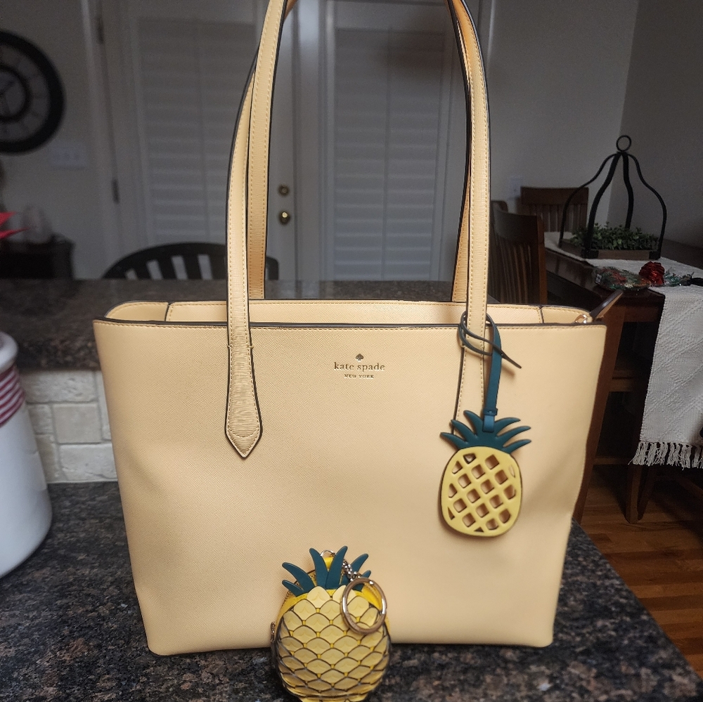 Kate Spade Purse with matching change purse .Authentic